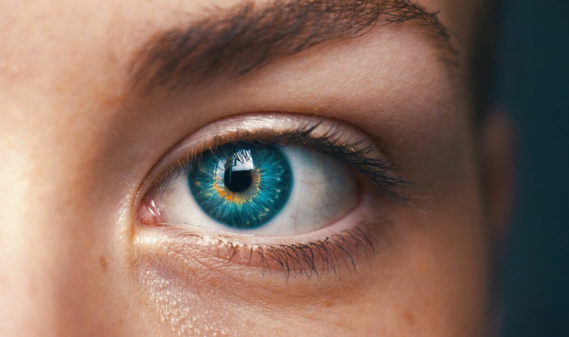 Blefaroplastia: la técnica de cirugía estética de ojos más elegida según la clínica Dra. Carolina Bruzual