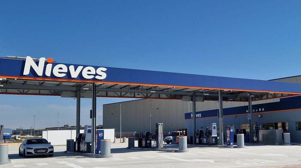 Grupo Nieves amplía su red de estaciones con una nueva Estación de Servicio para transportistas en Ribarroja