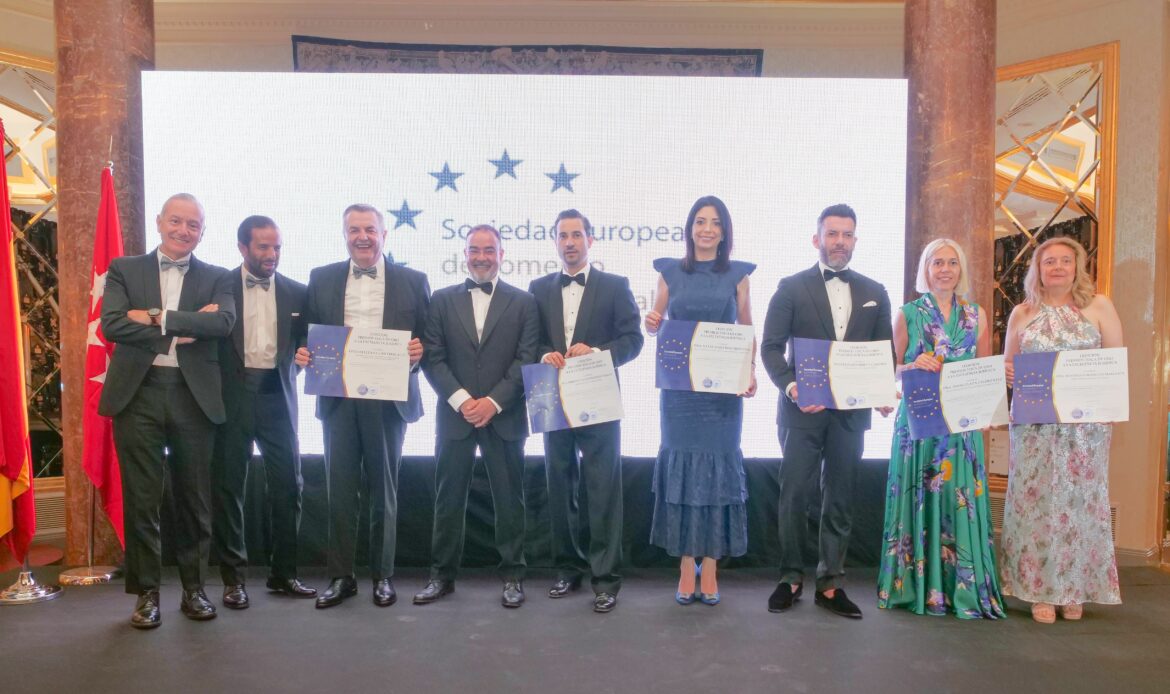 Premio Toga De Oro a la Excelencia Jurídica en su Primera Edición