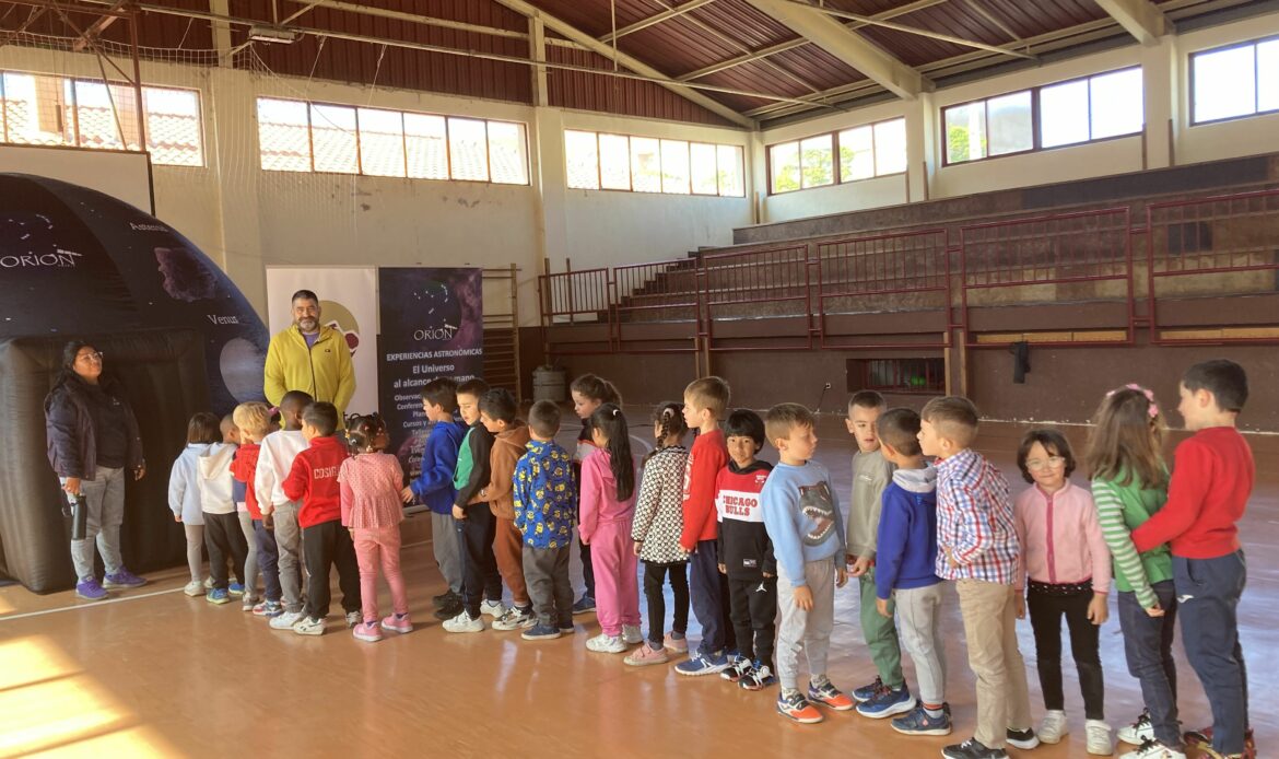 ADEL acerca la Astronomía a los colegios de la Sierra Norte