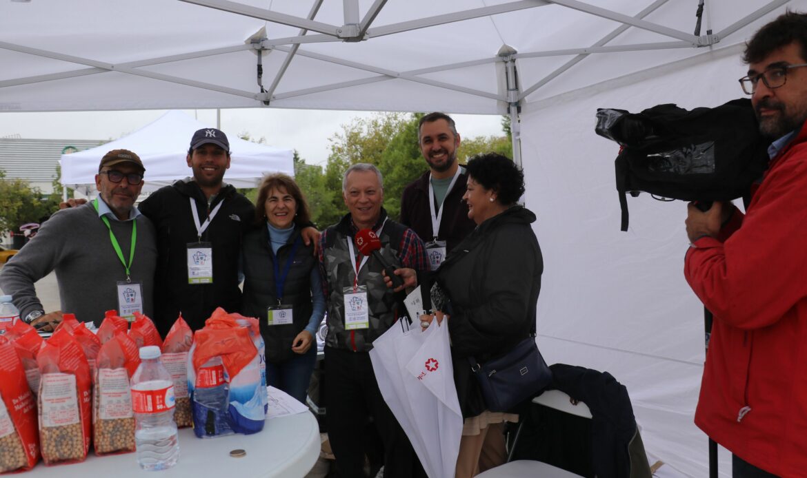 El Mercado Municipal de Productores de Villa de Vallecas crece, a pesar de la lluvia