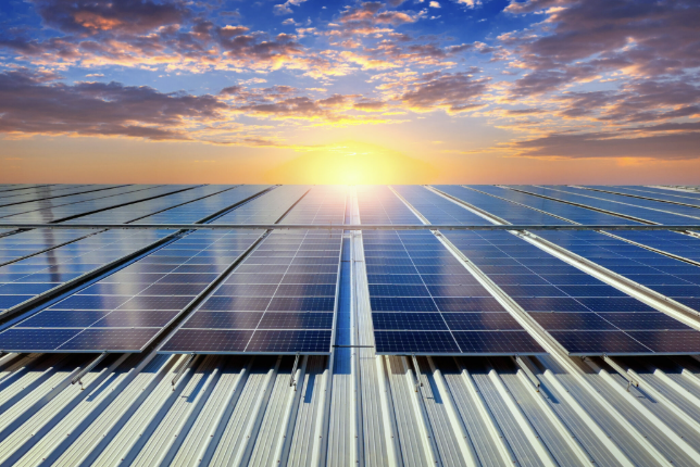 Verano y energía solar: más producción, más ahorro y más eficiencia energética