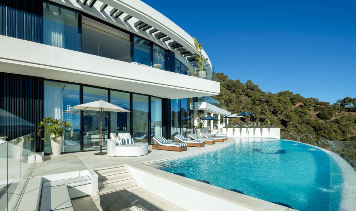 David Vega: 5 innovaciones únicas que están transformando la venta de villas de lujo en Marbella