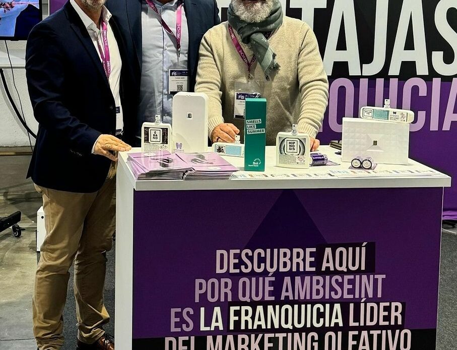Ambiseint inspira el espíritu emprendedor en Franchise Innovation Summit 2025 con su aroma Emprendimiento