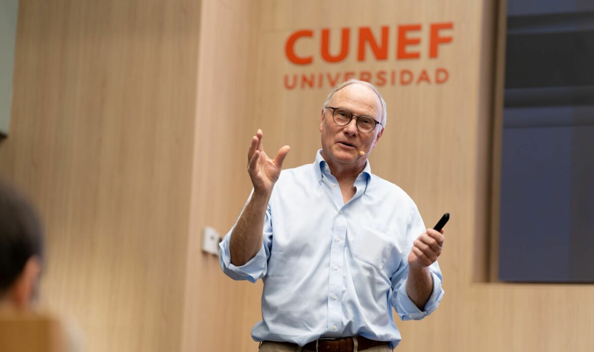 CUNEF Universidad acoge un seminario de David Card, Premio Nobel de Economía 2021