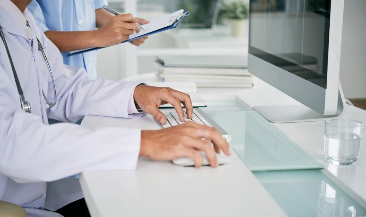 ASHO supera los 750.000 euros en adjudicaciones públicas en 2025 y refuerza su liderazgo en codificación sanitaria en España