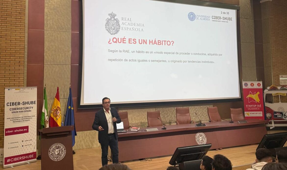 Ignacio Campoy enseña en la Universidad de Almería los 8 hábitos para convertirse en un líder influyente