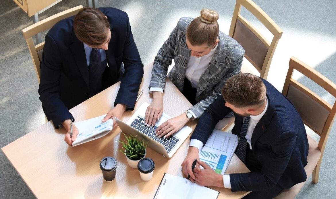 Bequers obtiene 3,8 millones de euros en becas para posgrados de profesionales en 2025