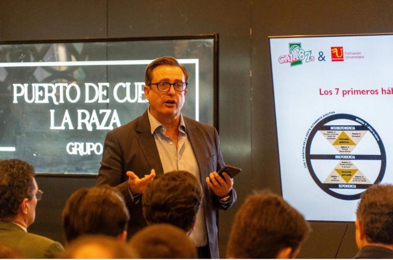 Ignacio Campoy inaugura el año del Club de Empresas Caja 87 con una ponencia sobre los hábitos del éxito empresarial