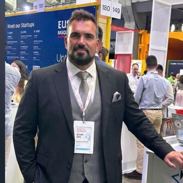 Pablo Moscoloni, consultor jurídico, tecnológico y de marketing que lleva empresas a facturar millones