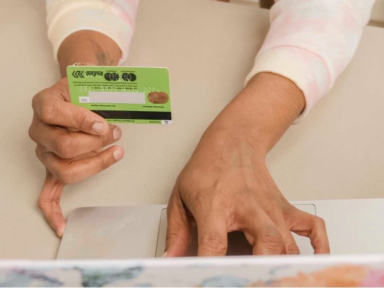 El 93% de españoles tienen dudas sobre las compras en redes sociales