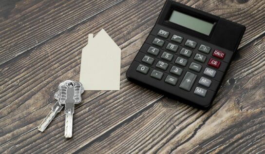 Los jóvenes destinan de media más del 40% de su salario neto al alquiler de una habitación