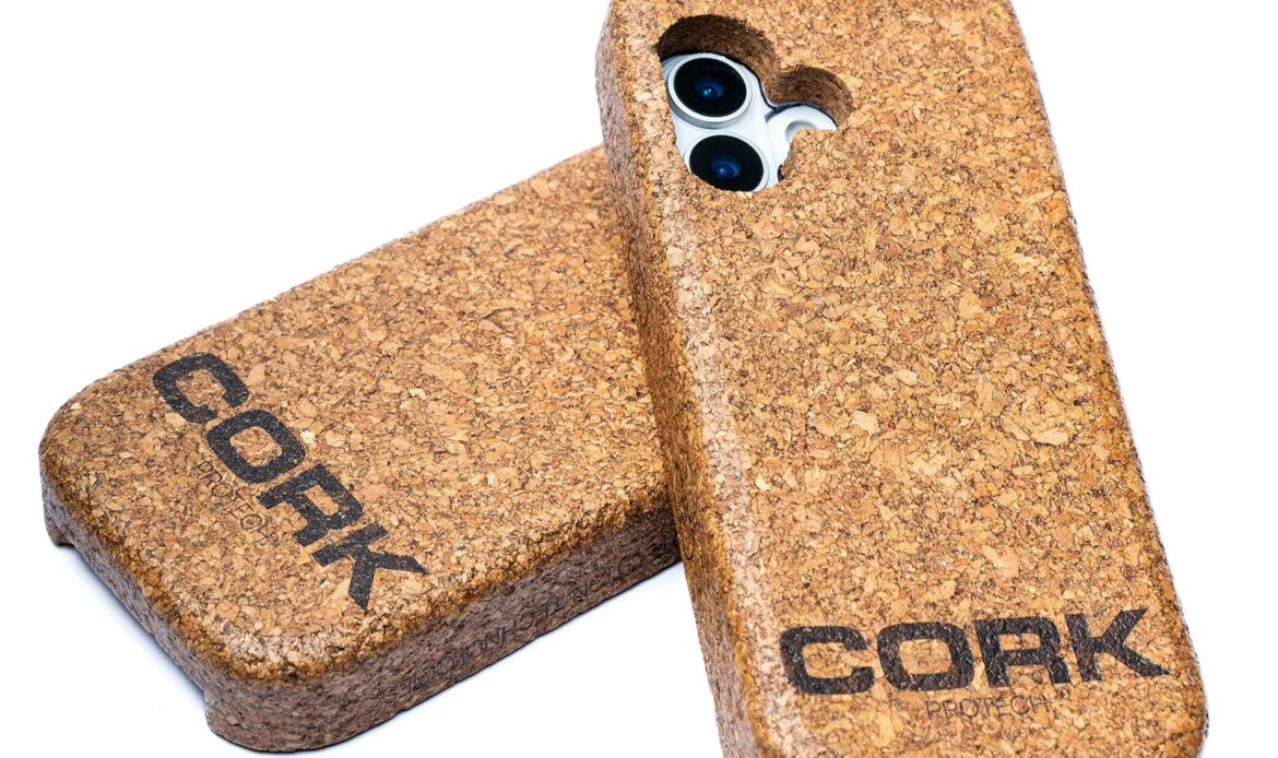CORK PRO TECH, una funda flotante para evitar la pérdida del móvil en el agua