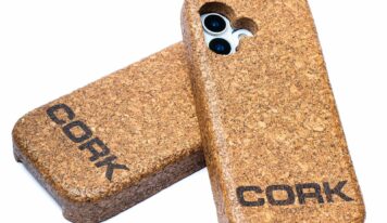 CORK PRO TECH, una funda flotante para evitar la pérdida del móvil en el agua